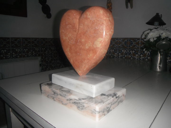 Скульптура под названием "The Long Term Effec…" - Gerry Aldridge, Подлинное произведение искусства, Камень