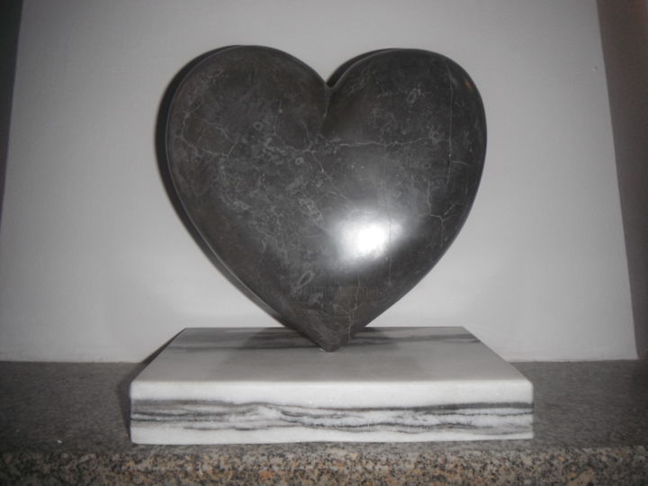 Скульптура под названием "The Long Term Effec…" - Gerry Aldridge, Подлинное произведение искусства, Камень
