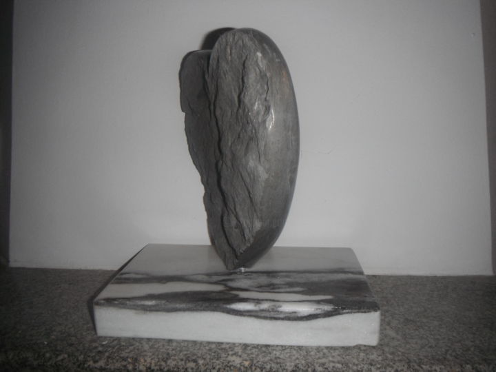 Escultura intitulada "The Long Term Effec…" por Gerry Aldridge, Obras de arte originais, Pedra