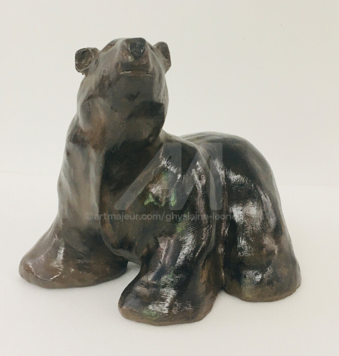 Sculpture titled "Ours pattaud" by Ghyslaine Leonelli, Original Artwork, Clay