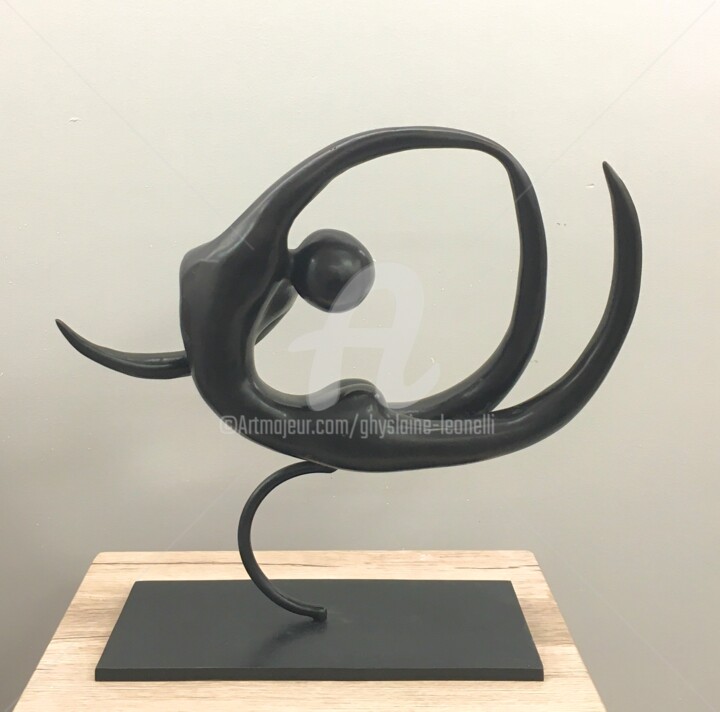 Sculpture titled "Plénitude" by Ghyslaine Leonelli, Original Artwork, Bronze