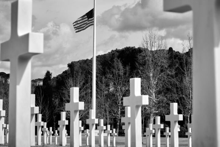 Photographie intitulée "Cimitero degli amer…" par Gianluca Antonucci, Œuvre d'art originale, Photographie numérique