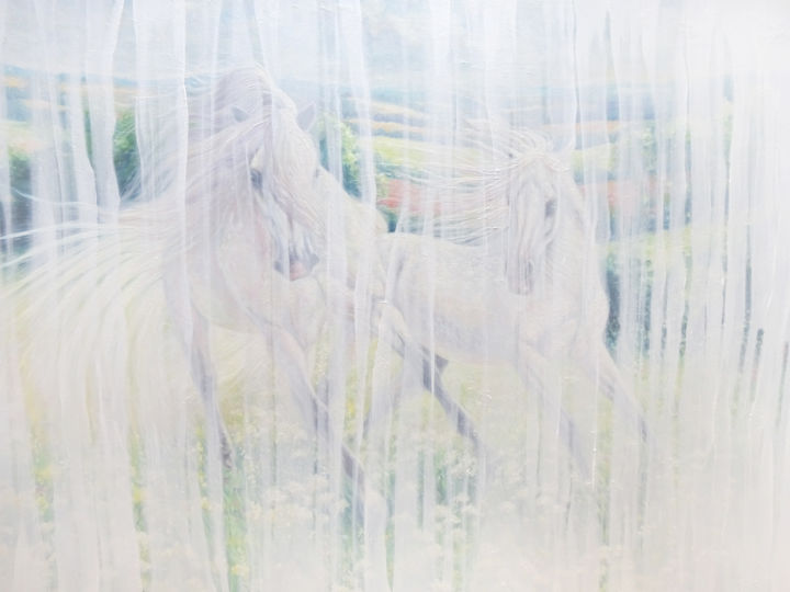 Pintura intitulada "White Horse Echoes" por Gill Bustamante, Obras de arte originais, Óleo Montado em Armação em madeira