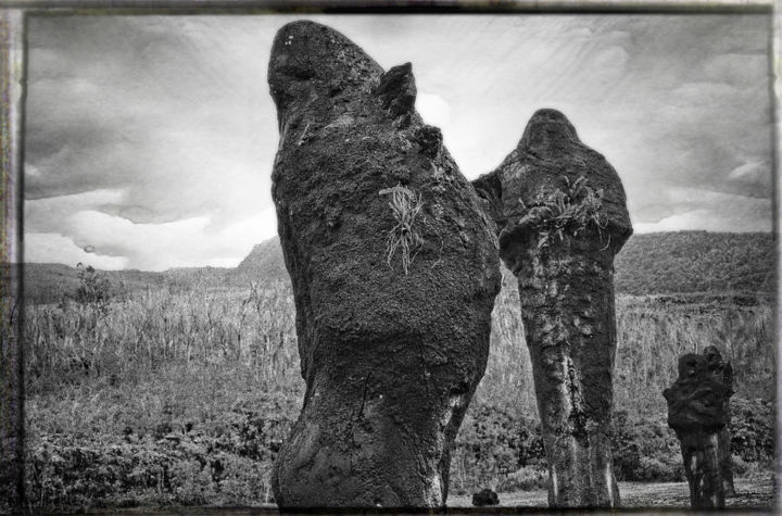 Fotografie getiteld "Guetteurs du volcan…" door Gilles Dumur, Origineel Kunstwerk, Film fotografie