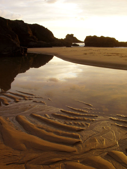 Photography titled "low tide" by Gilles Mével, Original Artwork, Non Manipulated Photography Mounted on Aluminium
