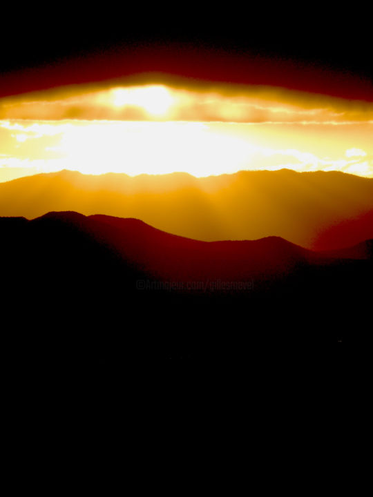 Photographie intitulée "abstract stormy sun…" par Gilles Mével, Œuvre d'art originale, Photographie non manipulée Monté sur…