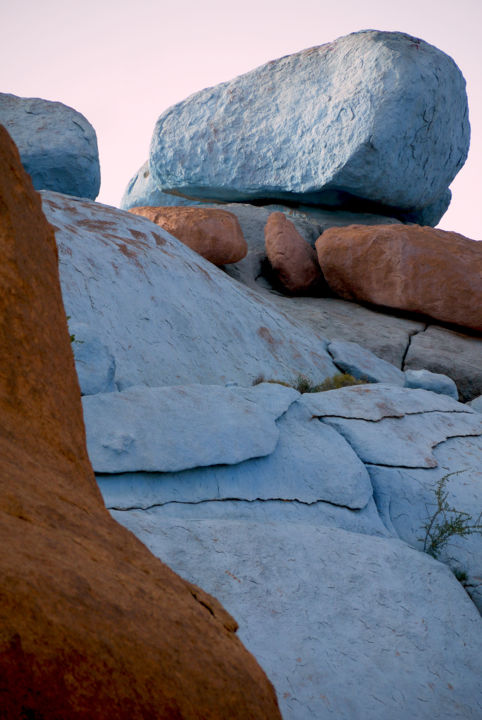 Photography titled "Rochers peints" by Gilles Mével, Original Artwork, Non Manipulated Photography Mounted on Aluminium