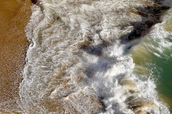 Photographie intitulée "Vague Algarve 2" par Gilles Mével, Œuvre d'art originale, Photographie numérique Monté sur Plexiglas