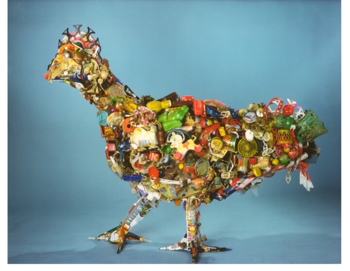 Scultura intitolato "Extrogenated Hen" da Giorgio Bertin, Opera d'arte originale