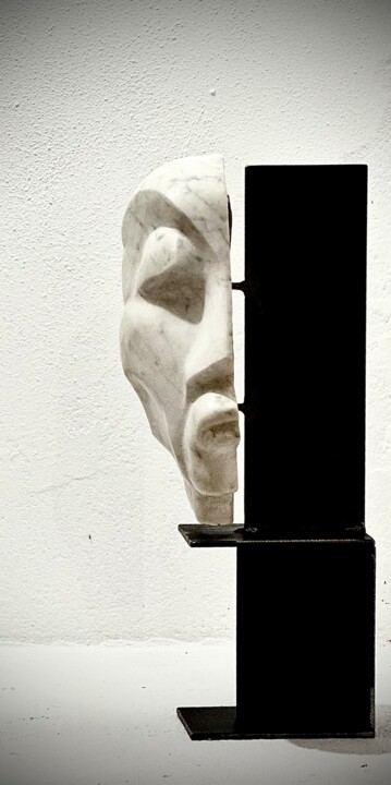 Skulptur mit dem Titel "HALF" von Giorgio Romegialli (GA), Original-Kunstwerk, Stein