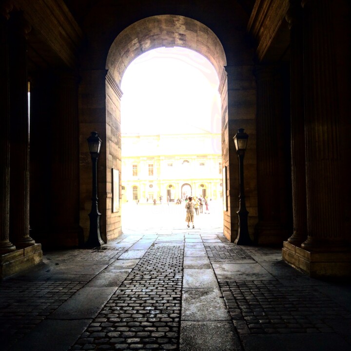 Photography titled "Monument Louvre" by Gladys Montella, Original Artwork