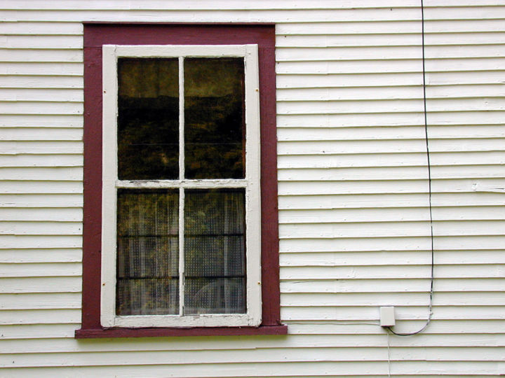 Photographie intitulée "Fenêtre cadre rouge…" par Gilbert Laporta, Œuvre d'art originale