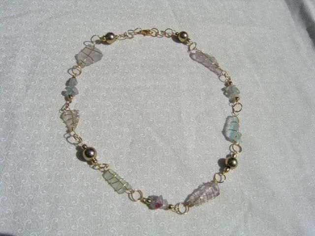 Artisanat intitulée "seaglass necklace" par Rebecca Littlehale, Œuvre d'art originale