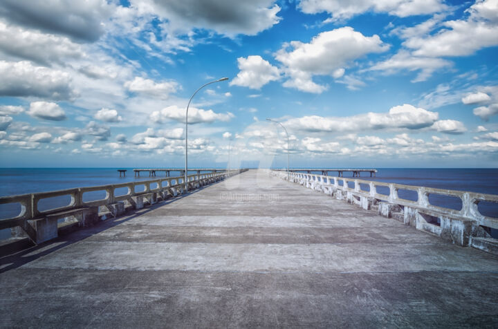 Photography titled "Pier on the Beach" by Glauco Meneghelli, Original Artwork, Digital Photography