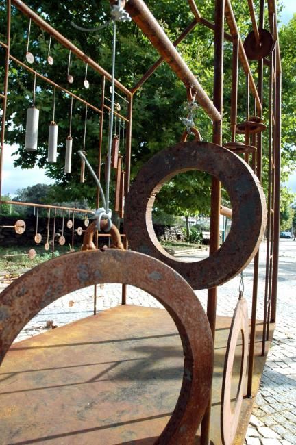 Скульптура под названием "casa da música, Ode…" - Gonçalo Condeixa, Подлинное произведение искусства