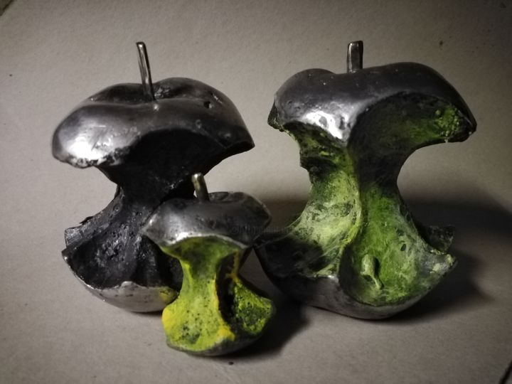 Sculpture titled "Bitten apple#artist…" by Goran Nemarnik, Original Artwork, Aluminium