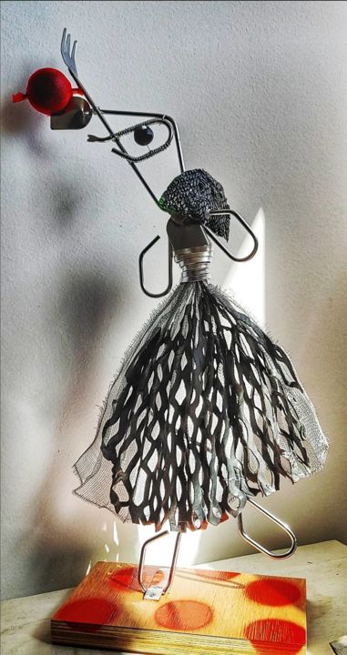 Sculpture intitulée "Barbacoa lady" par Eric Gourg, Œuvre d'art originale, Acier inoxydable