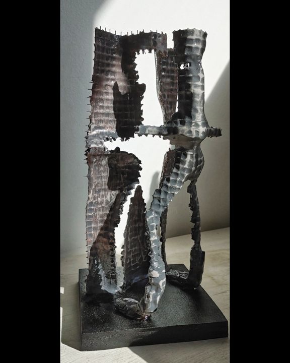 Sculptuur getiteld "Panel Sandwich. "De…" door Eric Gourg, Origineel Kunstwerk, Polymeer klei