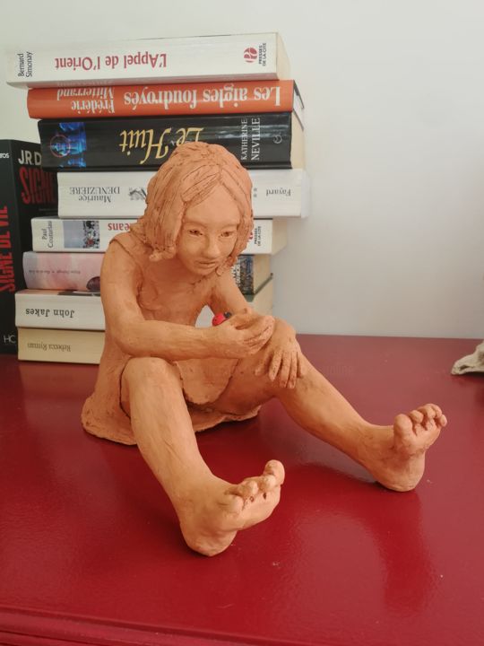 Sculpture titled ""Chut.... une cocci…" by Marie Granger (Mahé), Original Artwork, Terra cotta