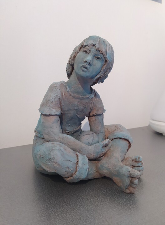Sculpture titled ""Je m'interroge....…" by Marie Granger (Mahé), Original Artwork, Clay