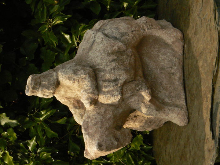 Sculpture titled "ROI GRADLON" by Venner Fanch, Original Artwork, Stone