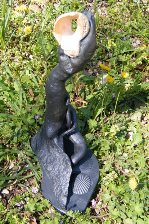 Sculpture titled "Ecoute la mère ..." by Gérard Amat, Original Artwork, Wood