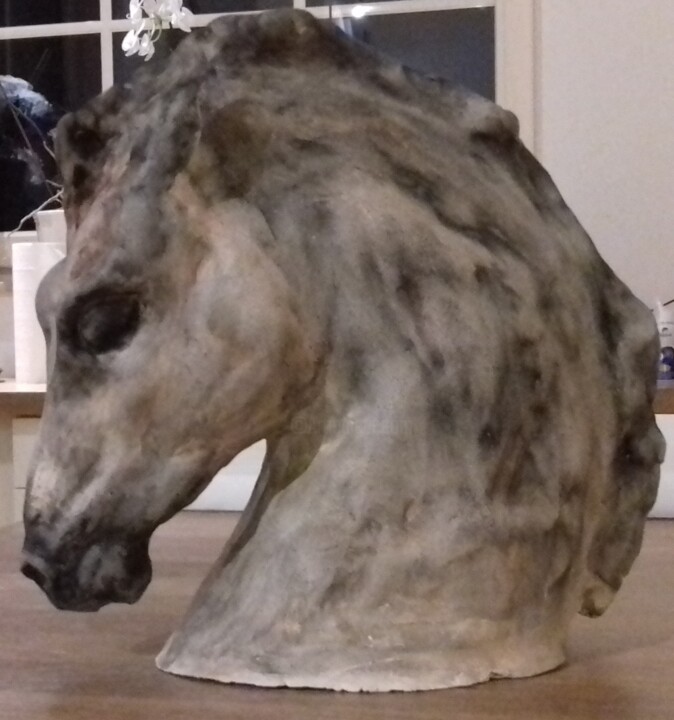 「horse」というタイトルの彫刻 Grietje Leyn (art-gl webnode)によって, オリジナルのアートワーク, セラミックス