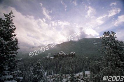 Photographie intitulée "Banff Springs Hotel" par Grizzlypaw, Œuvre d'art originale,