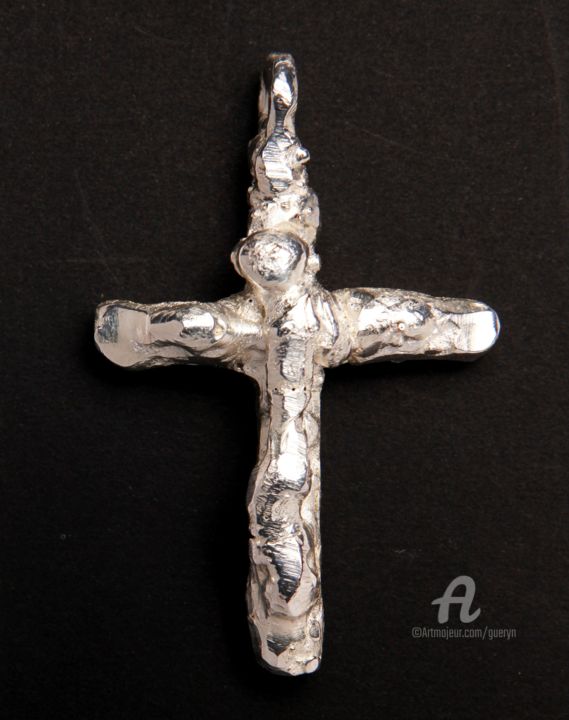 Sculpture titled "CROIX ARGENTEE CHRI…" by Gueryn, Original Artwork, Metals