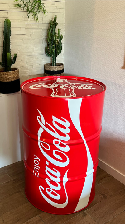 Sculpture titled "Baril Vintage Coca…" by Guillaume Anthony, Original Artwork, Airbrush