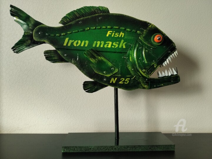 Escultura intitulada "Fish № 25 part 3 Ir…" por Hakaro, Obras de arte originais, Madeira