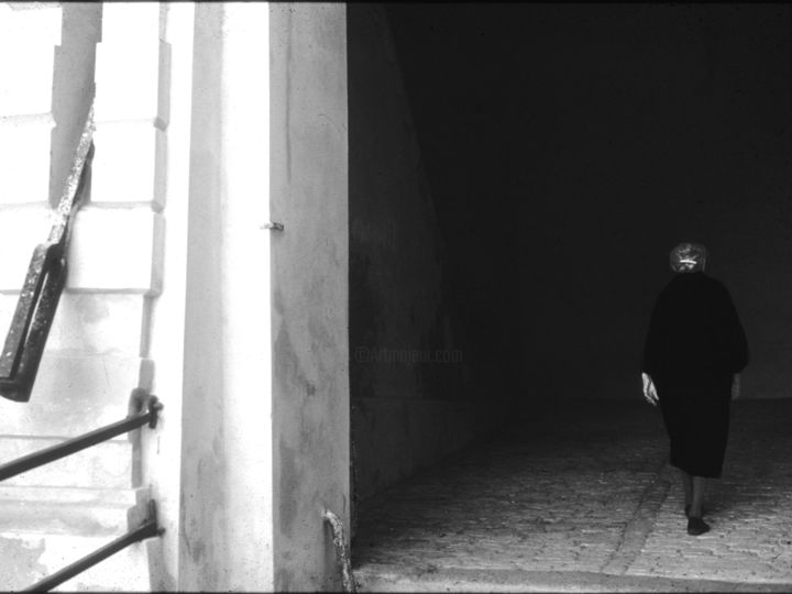 Photographie intitulée "Memoria" par Jacqueline Giudicelli, Œuvre d'art originale, Photographie argentique Monté sur Châssis