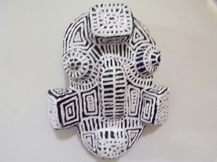 Sculpture titled "masque papier maché" by Harold Dupre, Original Artwork, Paper