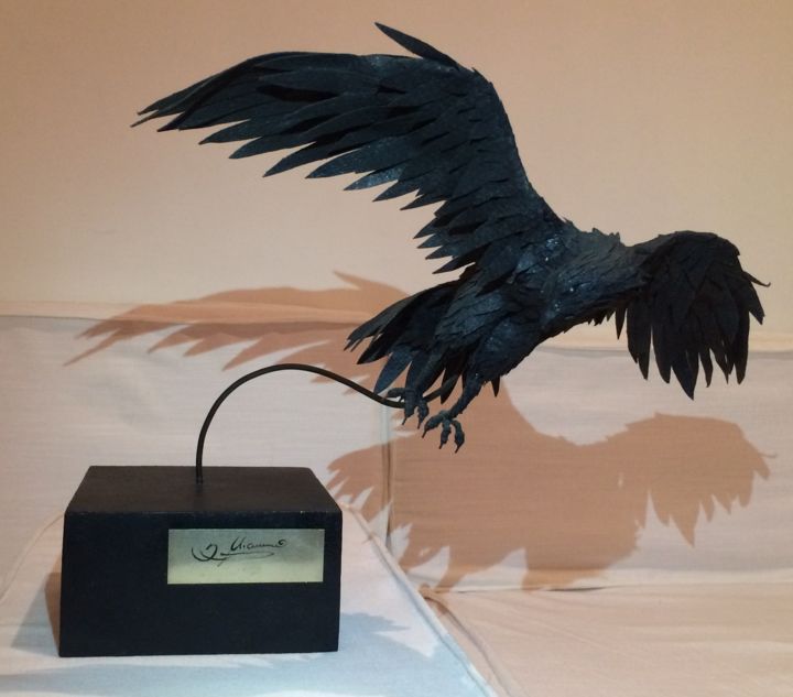 Скульптура под названием "BIRD" - Hayk Harutyunyan, Подлинное произведение искусства, Бумага