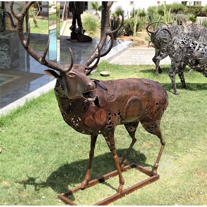 Sculpture d'un Cerf en metal recyclé. Statue en fer forgé taille réell –  Bazar du Monde