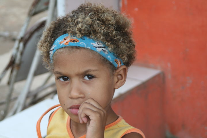 Fotografía titulada "Favela Brazil serio…" por Heart Art Rebecca, Obra de arte original