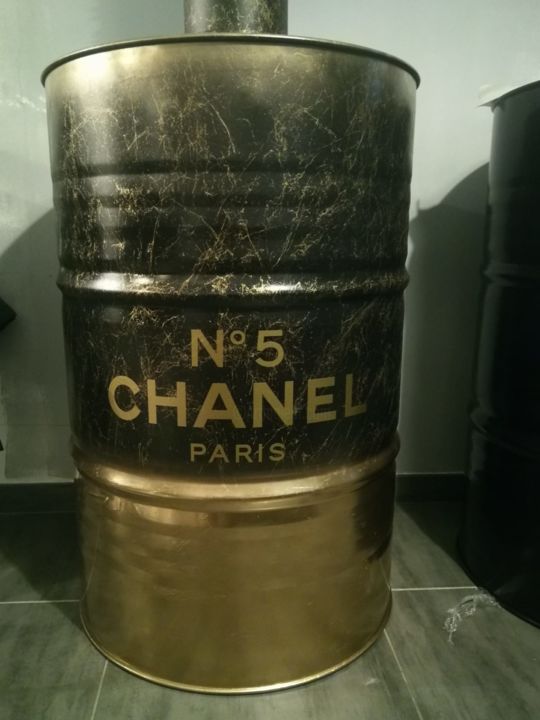 Sculpture intitulée "Fut Chanel édition…" par Heaven Deco, Œuvre d'art originale, Acrylique
