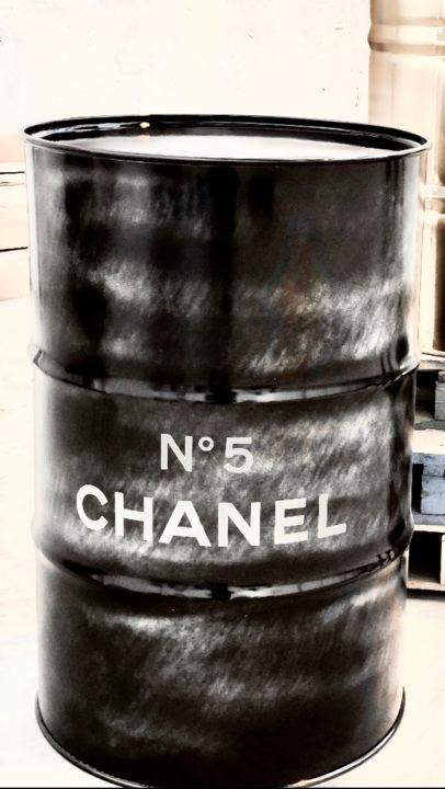 Sculpture titled "Fut Chanel black éd…" by Heaven Deco, Original Artwork, Lacquer