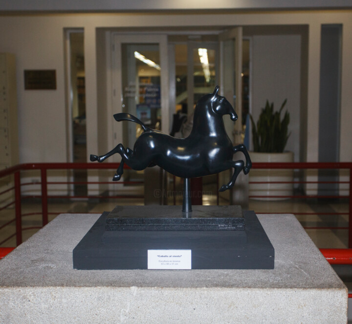 Scultura intitolato "Horse in the wind" da Hector Acevedo, Opera d'arte originale, Bronzo