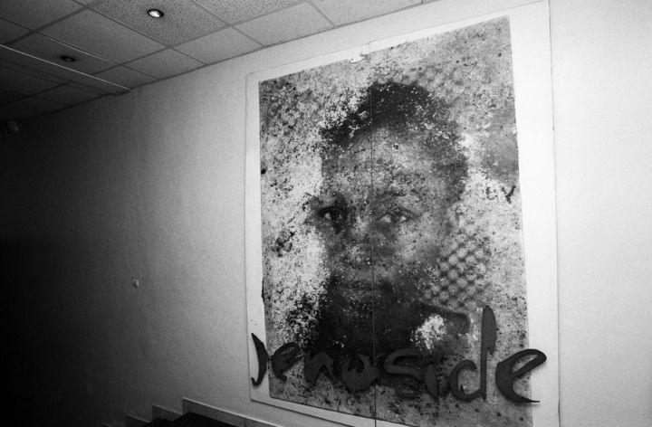 Fotografie mit dem Titel "Kigali Genocide Mem…" von Heinz Baade, Original-Kunstwerk