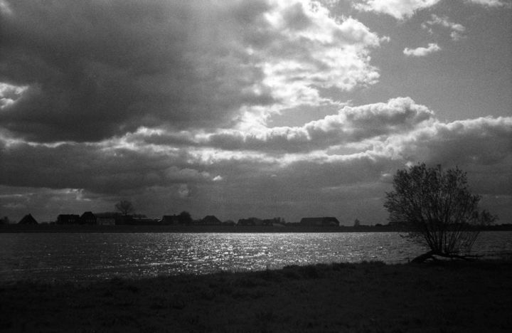 Fotografie mit dem Titel "River Elbe, Hamburg…" von Heinz Baade, Original-Kunstwerk