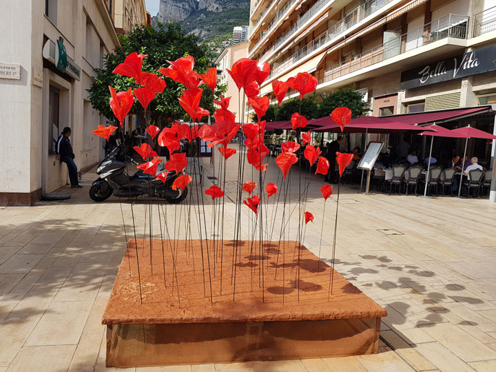 Sculpture titled "Nous voulons des co…" by Héléna Krajewicz, Original Artwork, Resin