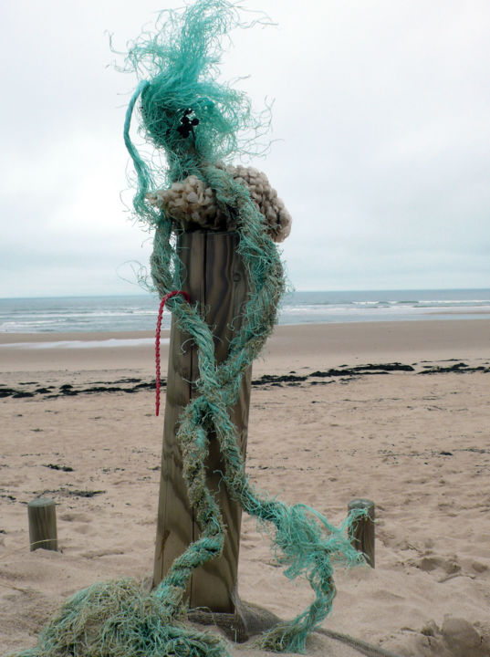 Aufbau mit dem Titel "la sirène était au…" von Hélène Picardi, Original-Kunstwerk, Menschen und Körper