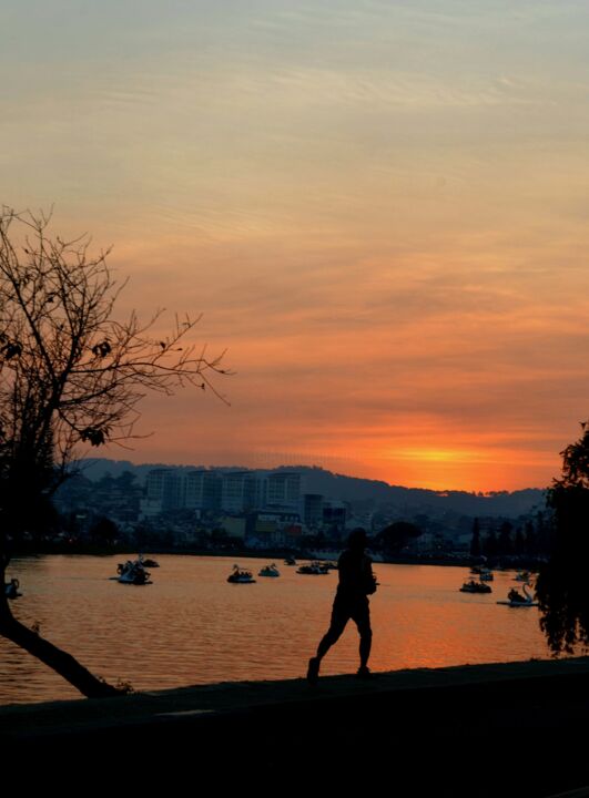 Fotografia intitulada "Sunset scene by the…" por Hoang Van Son, Obras de arte originais, Fotografia digital