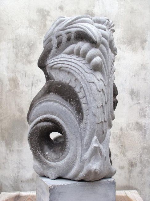 Скульптура под названием "Mi Vida Loca" - Paul Holbrecht, Подлинное произведение искусства, Камень