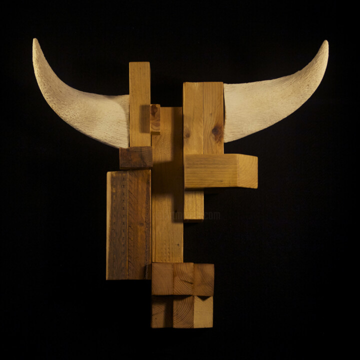 Sculpture titled "Equilibre N°1" by Hugo Brissaud, Original Artwork, Bone