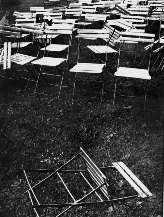 Photography titled "Chaises" by Hugues Gravouil, Original Artwork