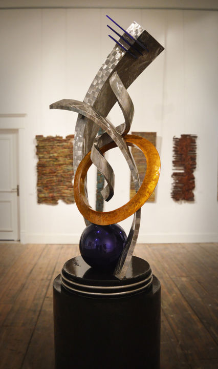 Skulptur mit dem Titel "Legacy" von Hunter Brown, Original-Kunstwerk, Metalle