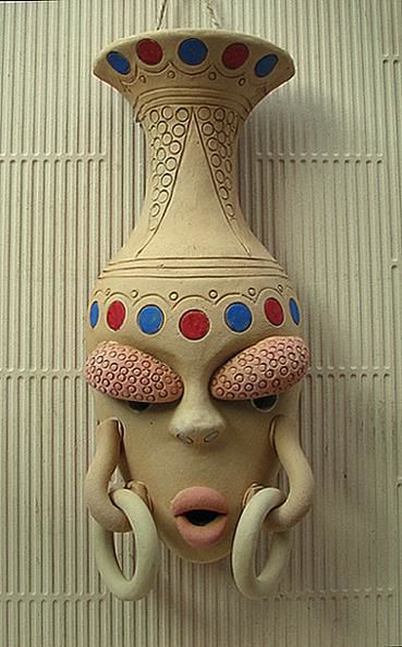 雕塑 标题为“傣女挂瓶(陶艺6#)” 由Hx Bzg, 原创艺术品, 陶瓷