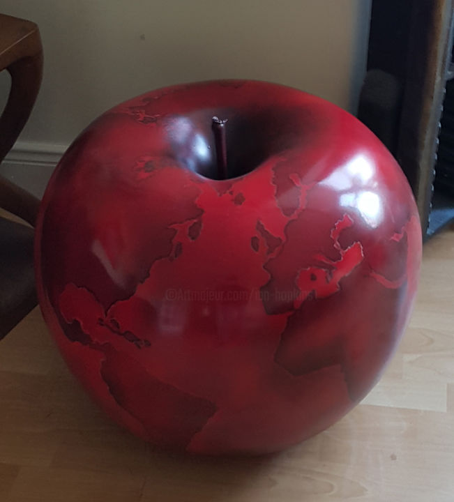 Sculpture titled "Apple World" by Rikkihop, Original Artwork, Ceramics